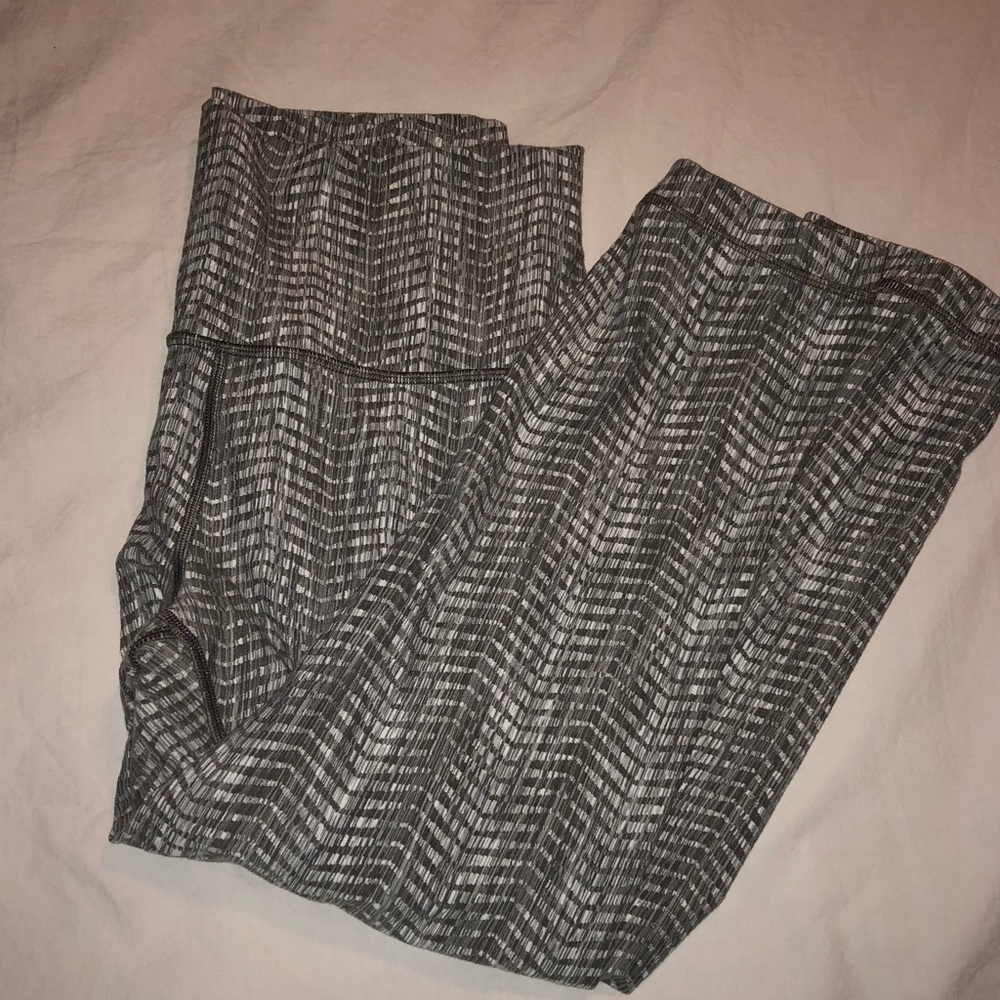 Like new lululemon align crop sz 10
